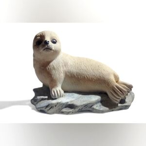 White seal